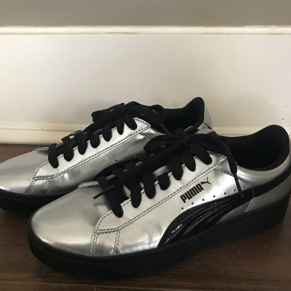 FINAL PRICE Puma Soft Foam Sneakers