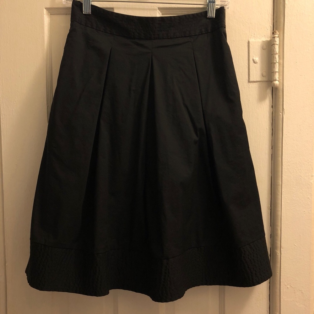 Ann Taylor black Poplin pleated skirt
