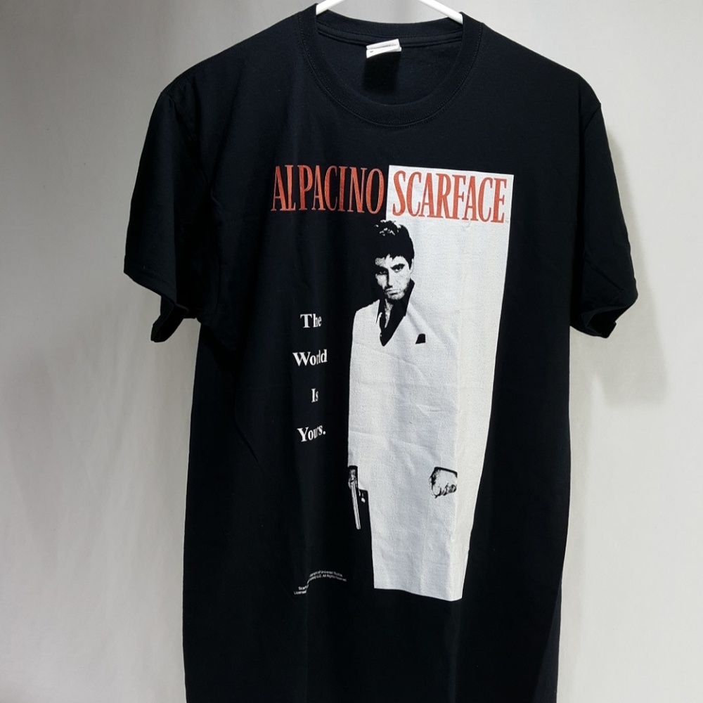 Size M Scarface Shirt