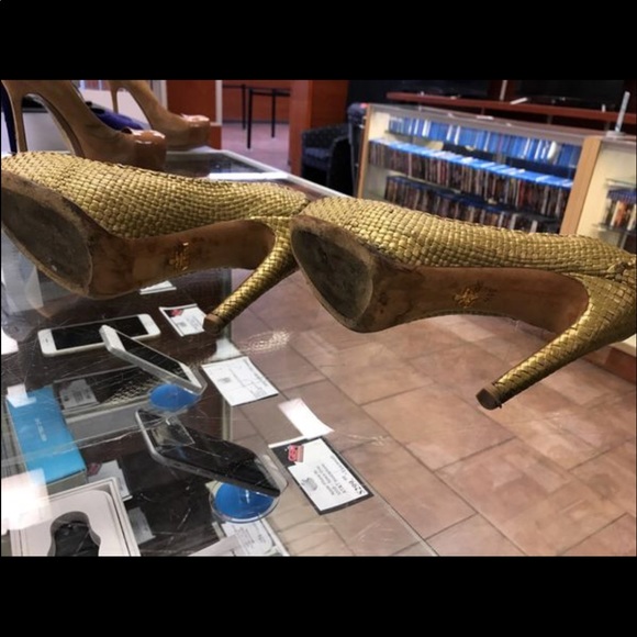 Prada mesh pump- size 38.5 - Picture 4 of 4