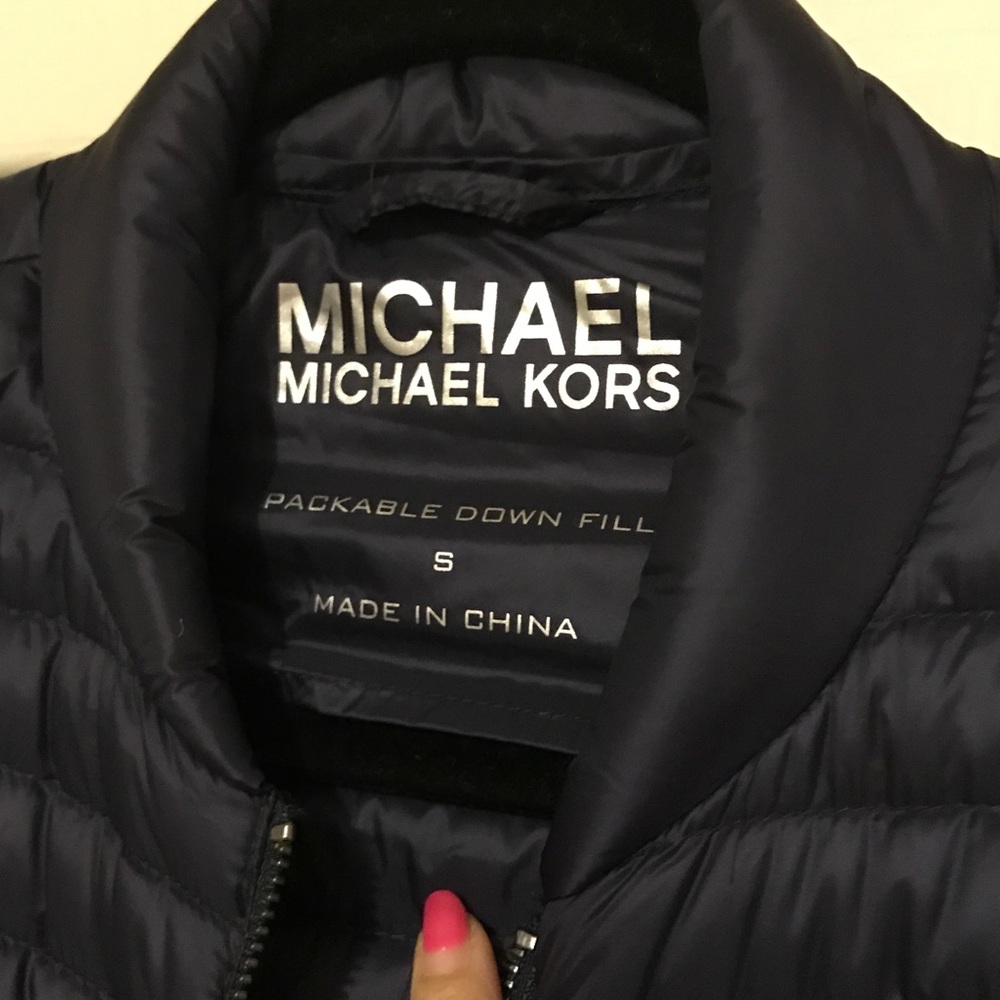 Michael Kors Navy Puffer Bomber Jacket NWT Small - Picture 3 of 6
