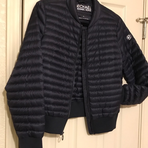 Michael Kors Navy Puffer Bomber Jacket NWT Small - Picture 4 of 6