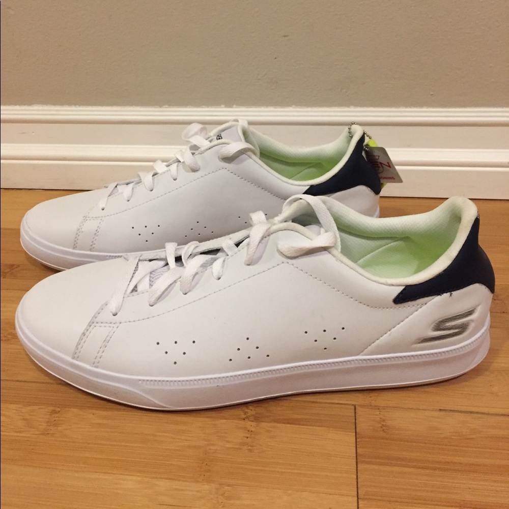 Sketchers white leather ON•THE•GO