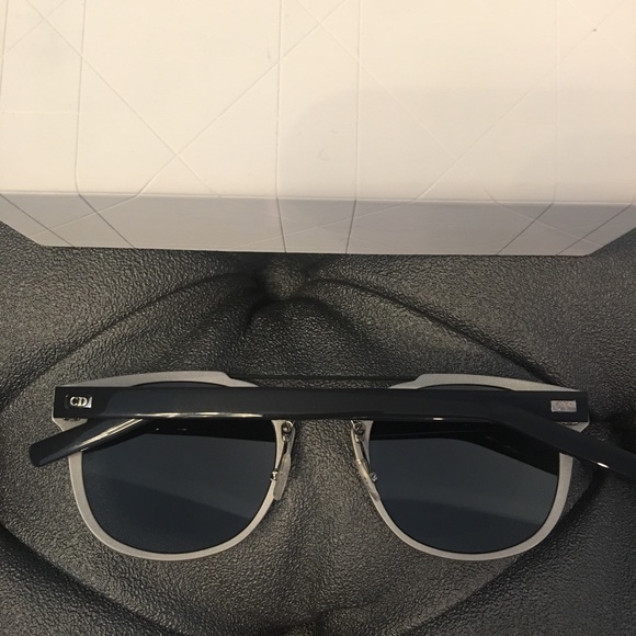 Dior Aluminum Sunglasses 😎 - Picture 4 of 8