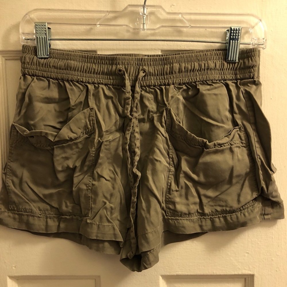Lou & Grey olive green shorts