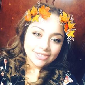 Meet your Posher, Roxana