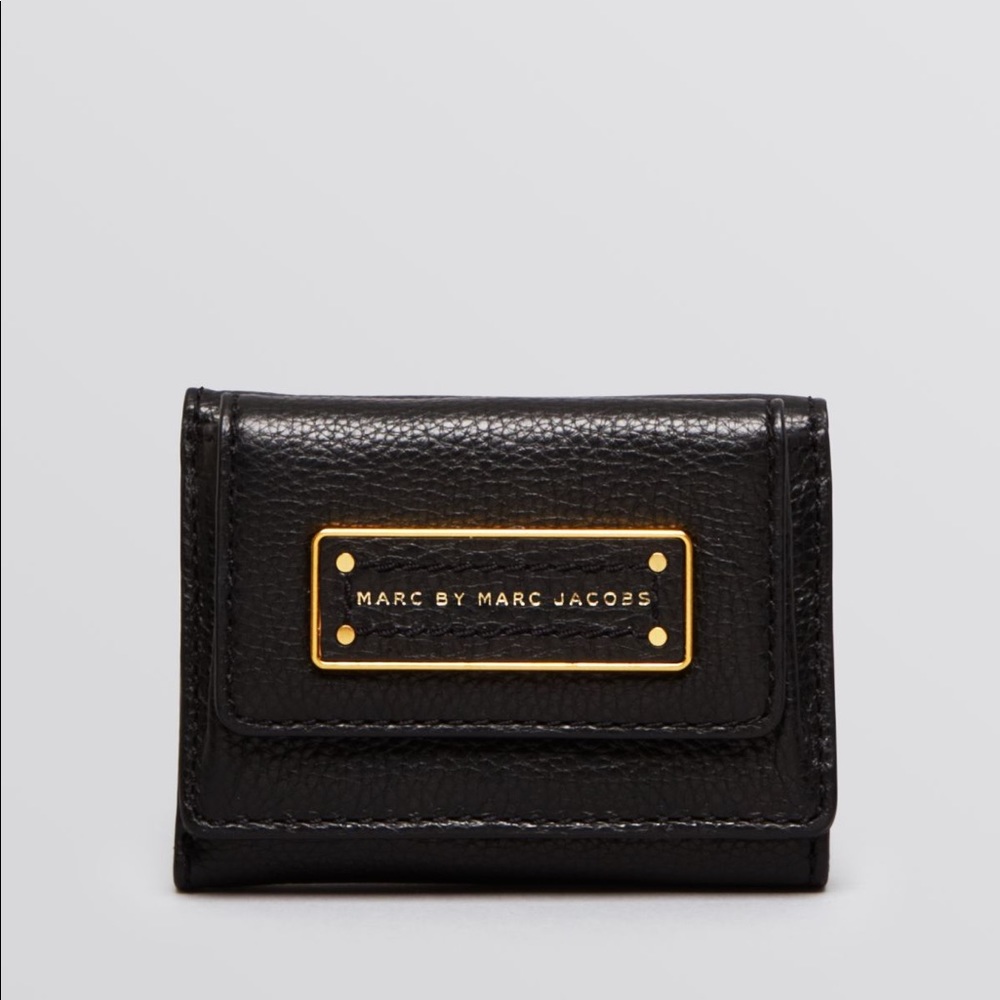 Too Hot To Handle Tri-Fold Wallet 🖤 Marc Jacobs