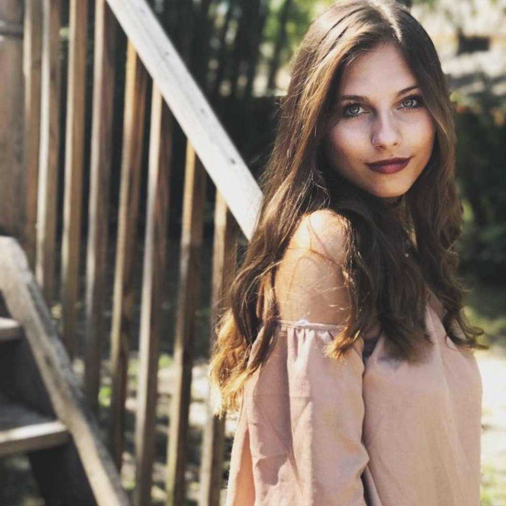 Meet your Posher, Amber