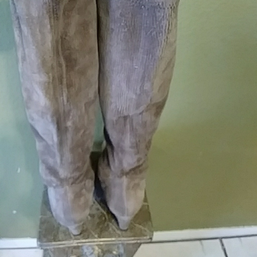 Beige suede boot - Picture 3 of 4