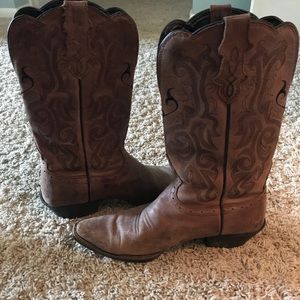 Justin cowboy boots size 8.5