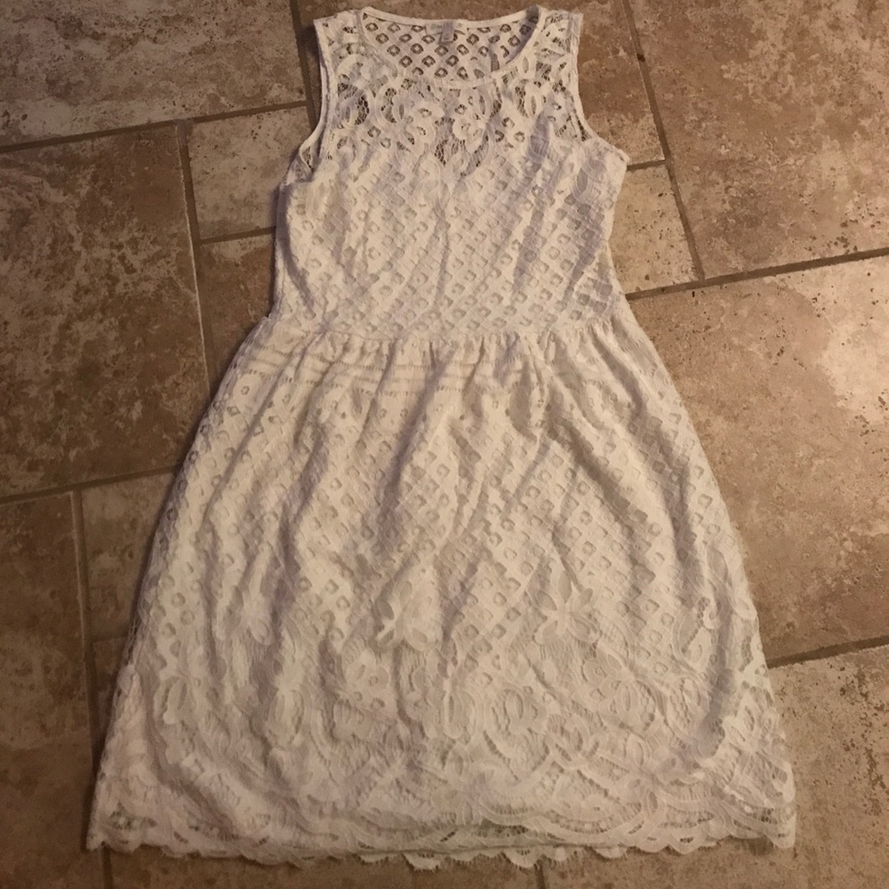 White lace dress
