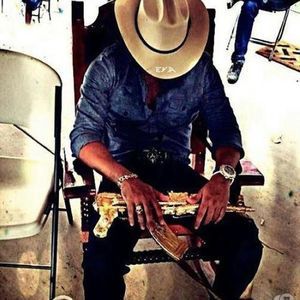 Meet your Posher, Ernesto