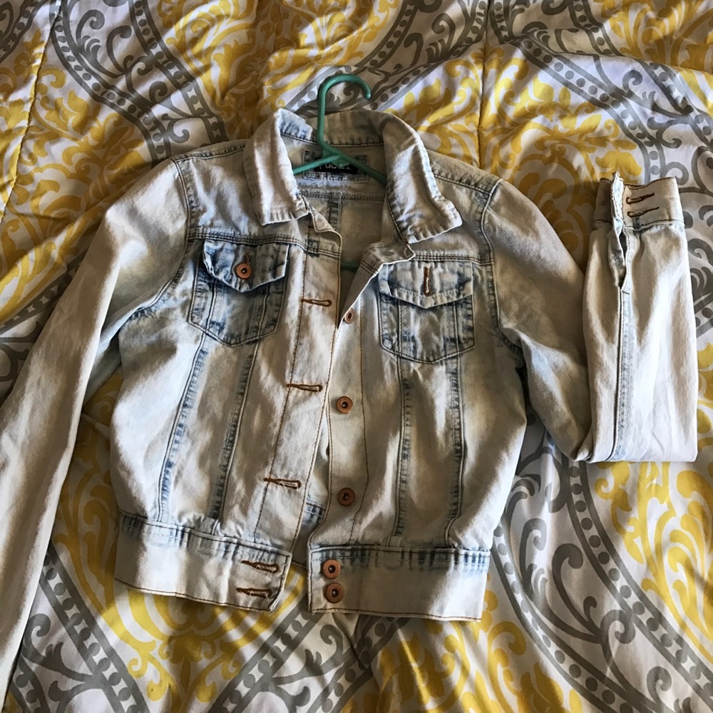 Light wash jean jacket