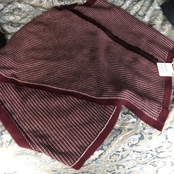 Lululemon scarf - Picture 3 of 3