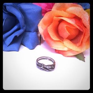 Unique ring set - man and woman embracing