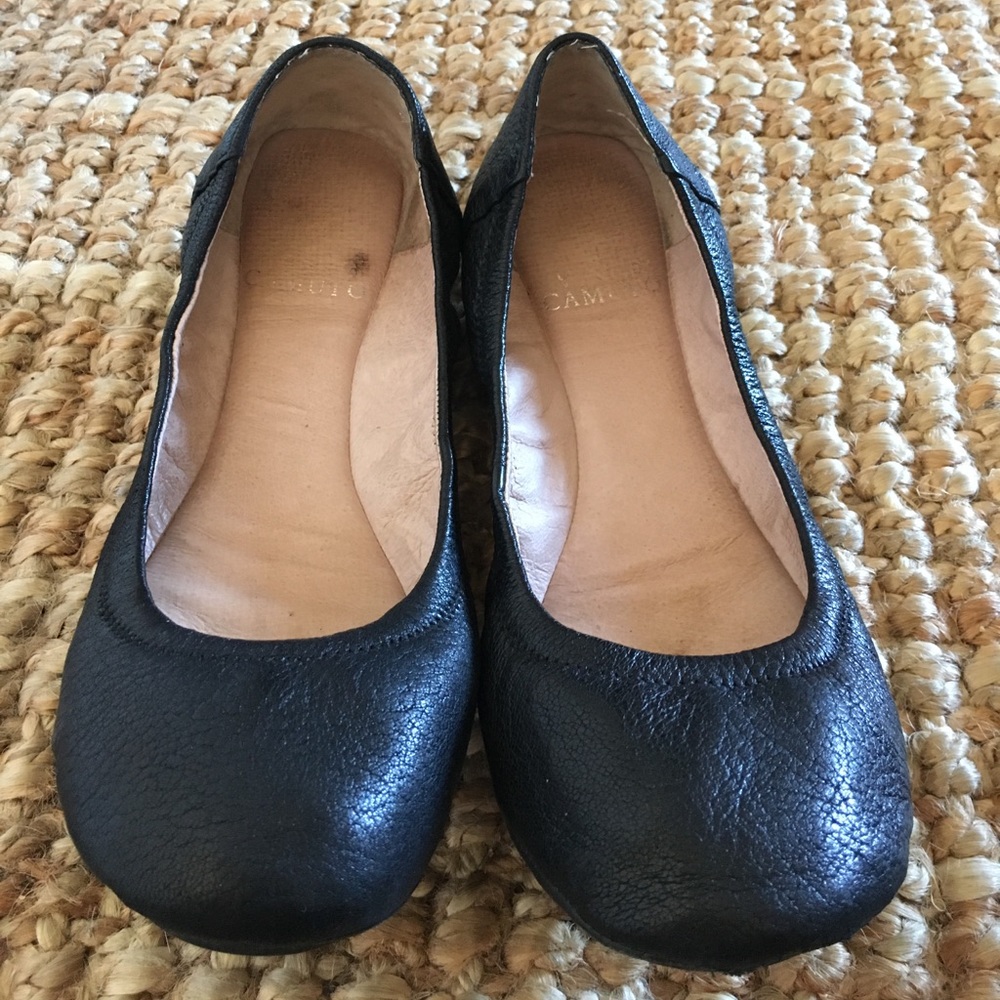 Vince Camuto black ballet flats