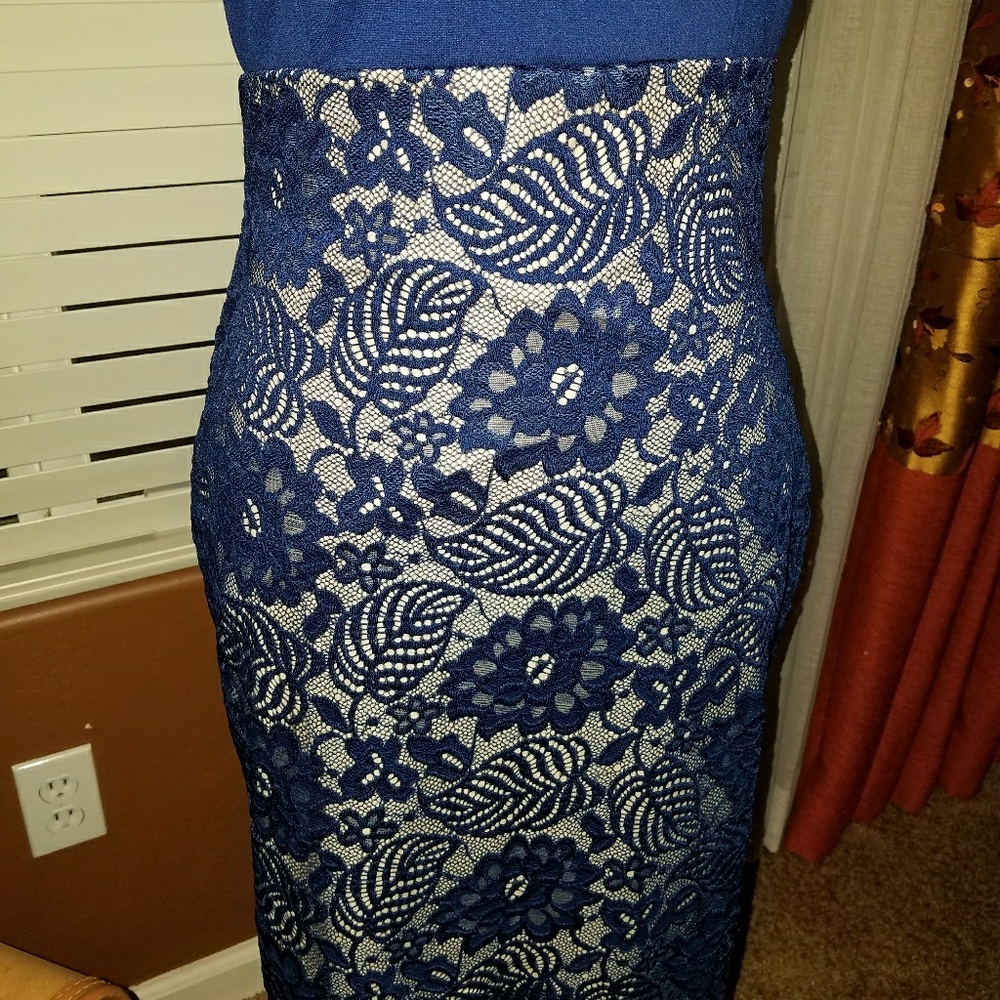 Dress - Picture 4 of 4