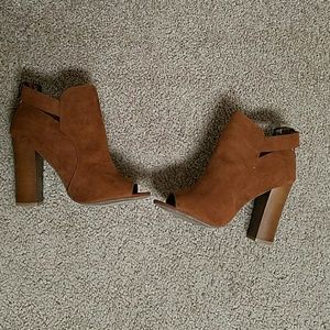 Bamboo open toe dark tan booties