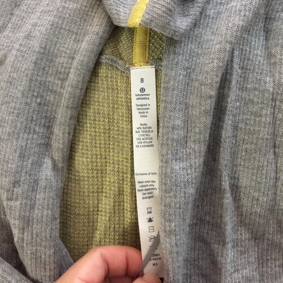 Lululemon Cabin Yogi Wrap - Picture 2 of 4