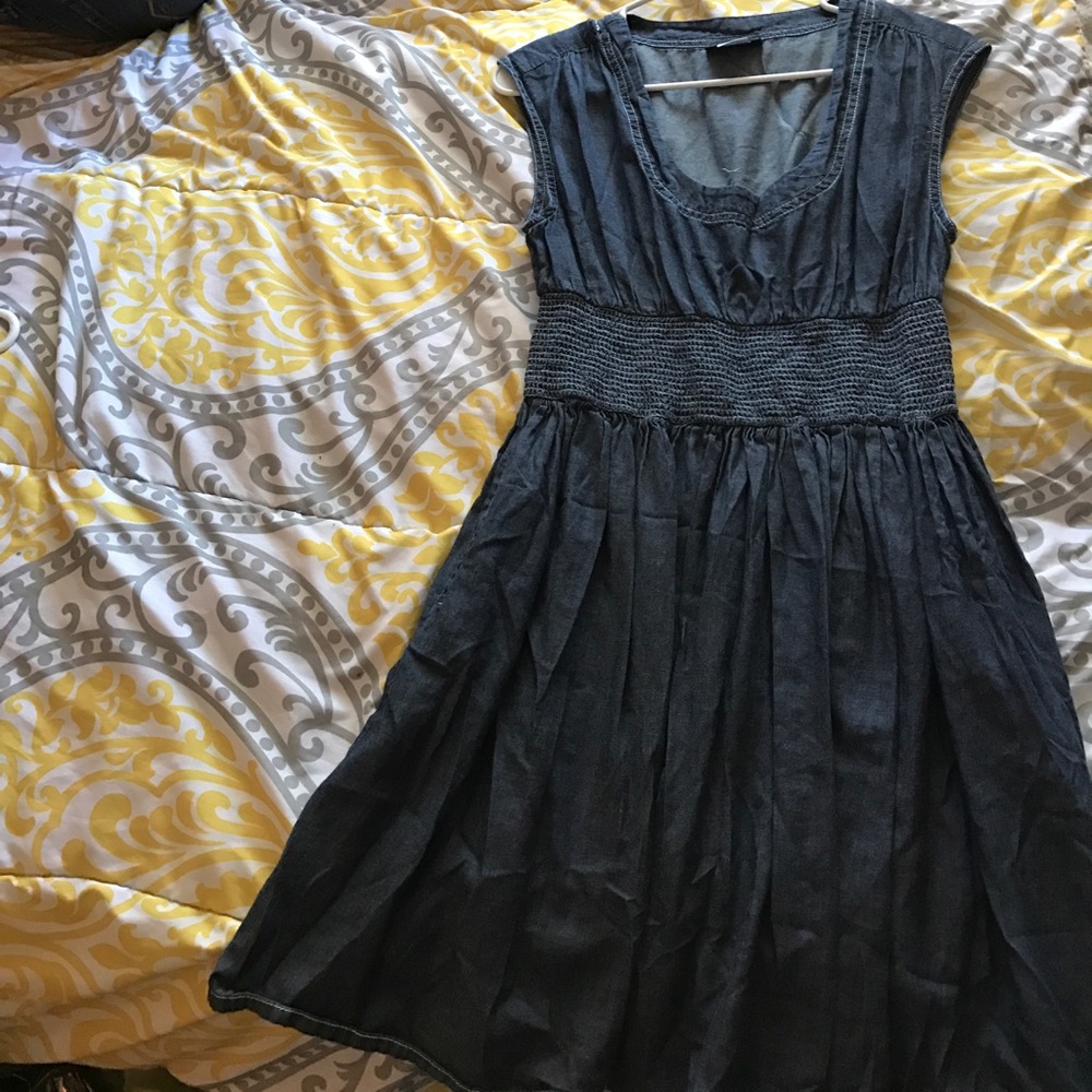 Denim pocketed dress