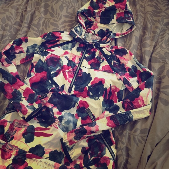 Lululemon Miss Misty Jacket - Picture 1 of 3