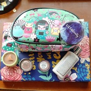 💄Fluff Makeup Bag w/4 Beauty Products & a Mirror