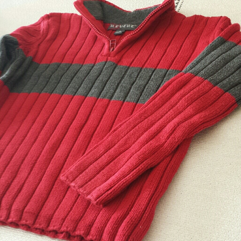 Red sweater - Picture 4 of 4