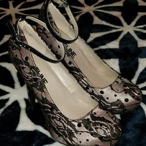 NWTB Madeline Girl lace studded heels sz 6