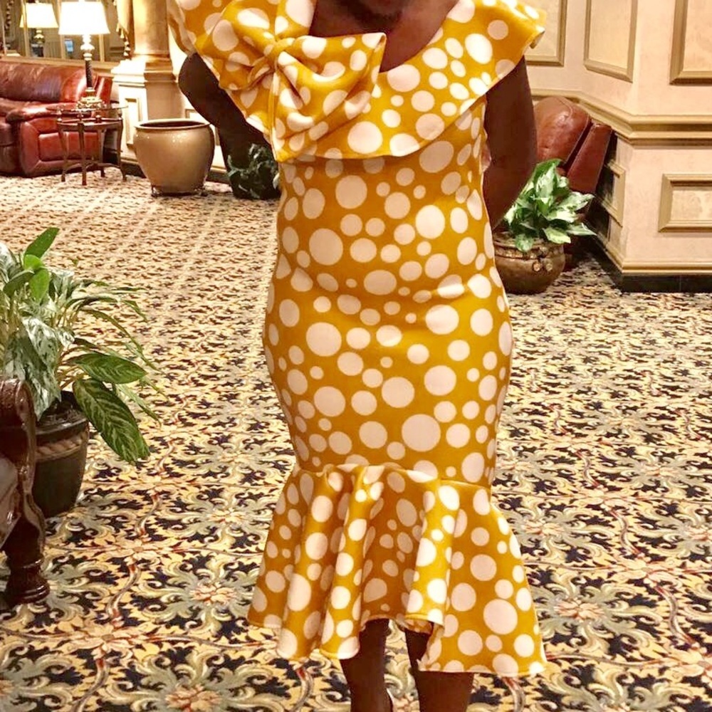 Fitted polka dot dress