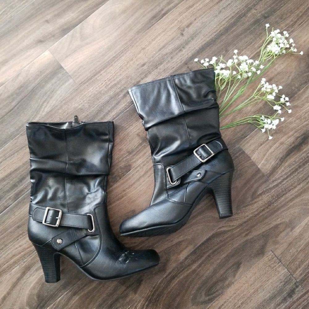 Black boots with heel, faux leather
