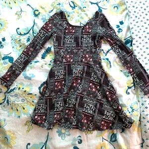 Super soft patterned black skater dress 👗