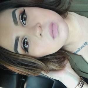 Meet your Posher, Gabriela