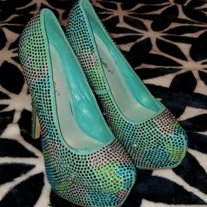NWTB Breckelles rhinestone heels sz 6
