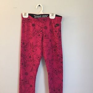 NIKE PATTERNED LEGGING
