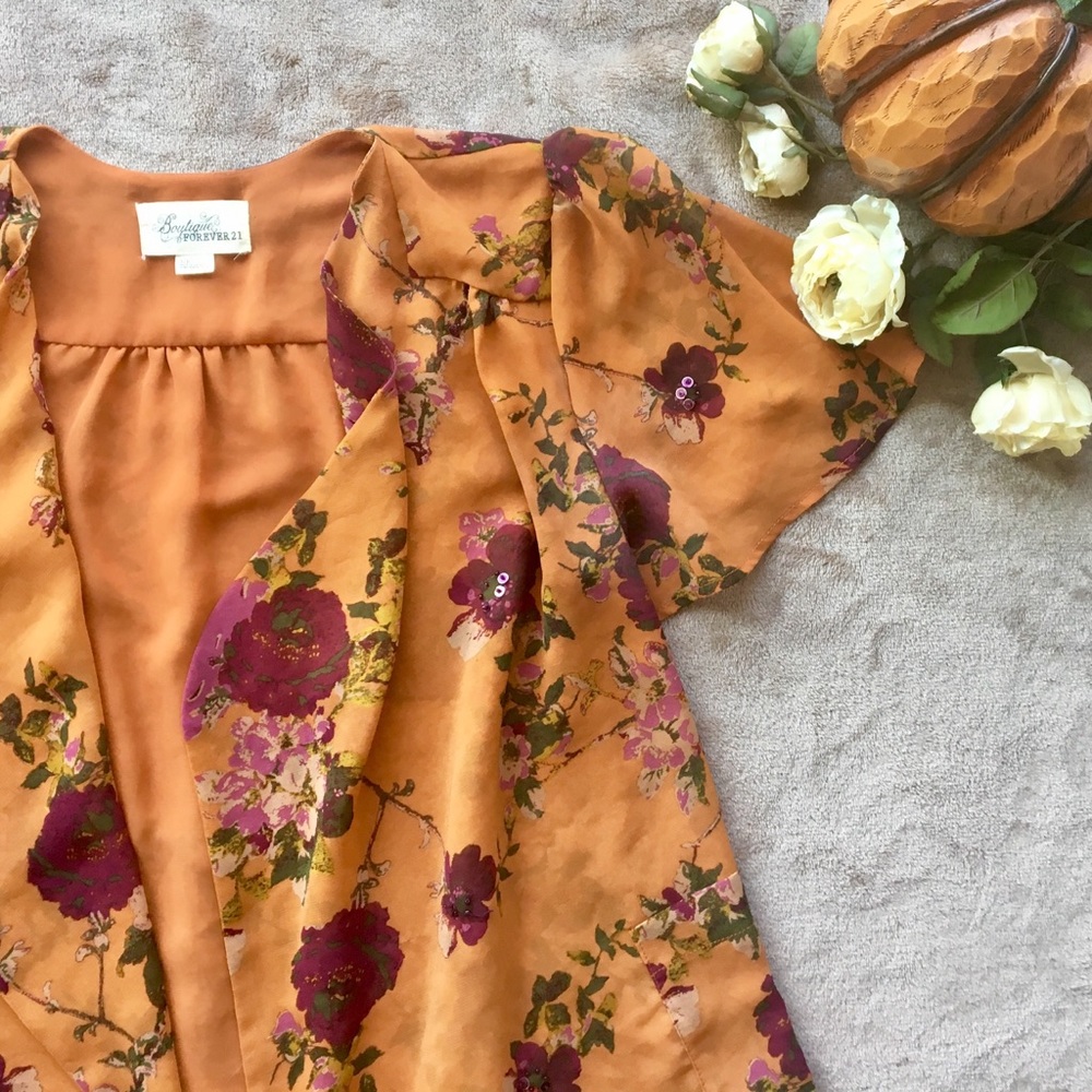Forever 21 Boutique Floral Flutter Sleeve Cardigan - Picture 2 of 6