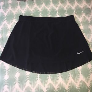 Black nike women's golf skirt