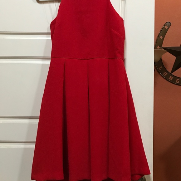 Lulu's red dress - Picture 2 of 3