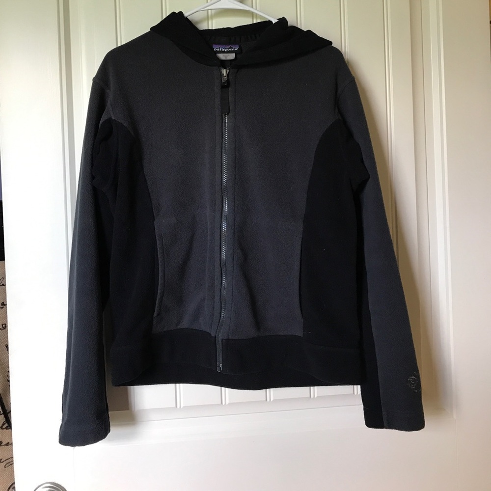 Patagonia black and gray fleece jacket M