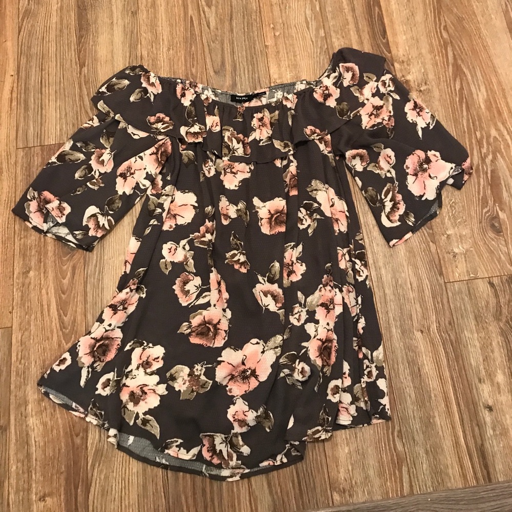 Off the shoulder Floral Tunic