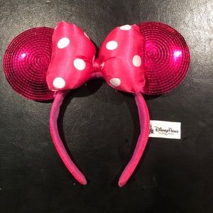 Minnie Mouse ears