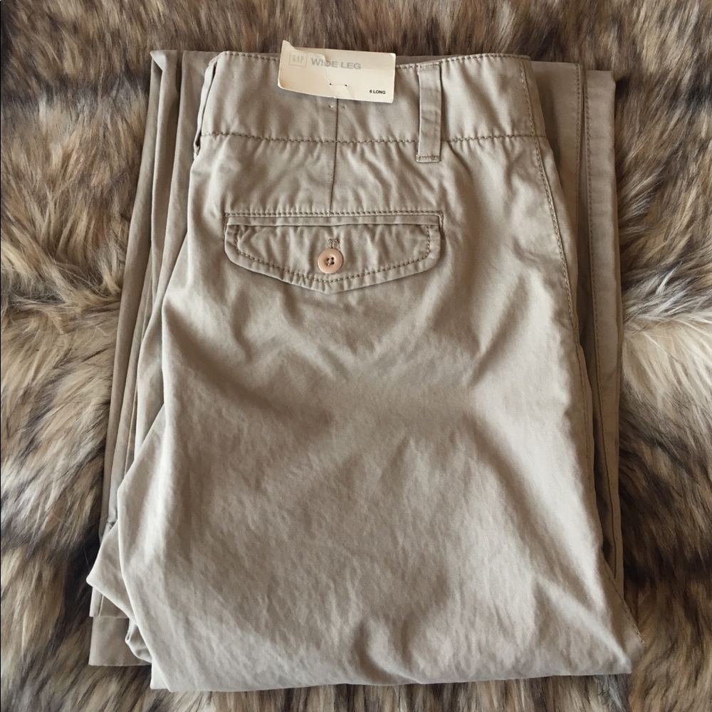 GAP 6L Wide Leg Khakis 📔