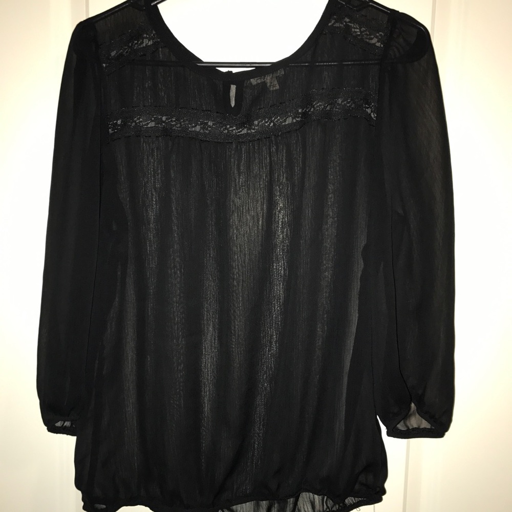 Quarter sleeve blouse