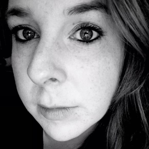 Meet your Posher, Amber - Picture 1 of 1