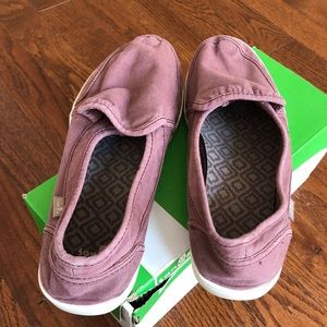 Sanuk pair o dice canvas shoes