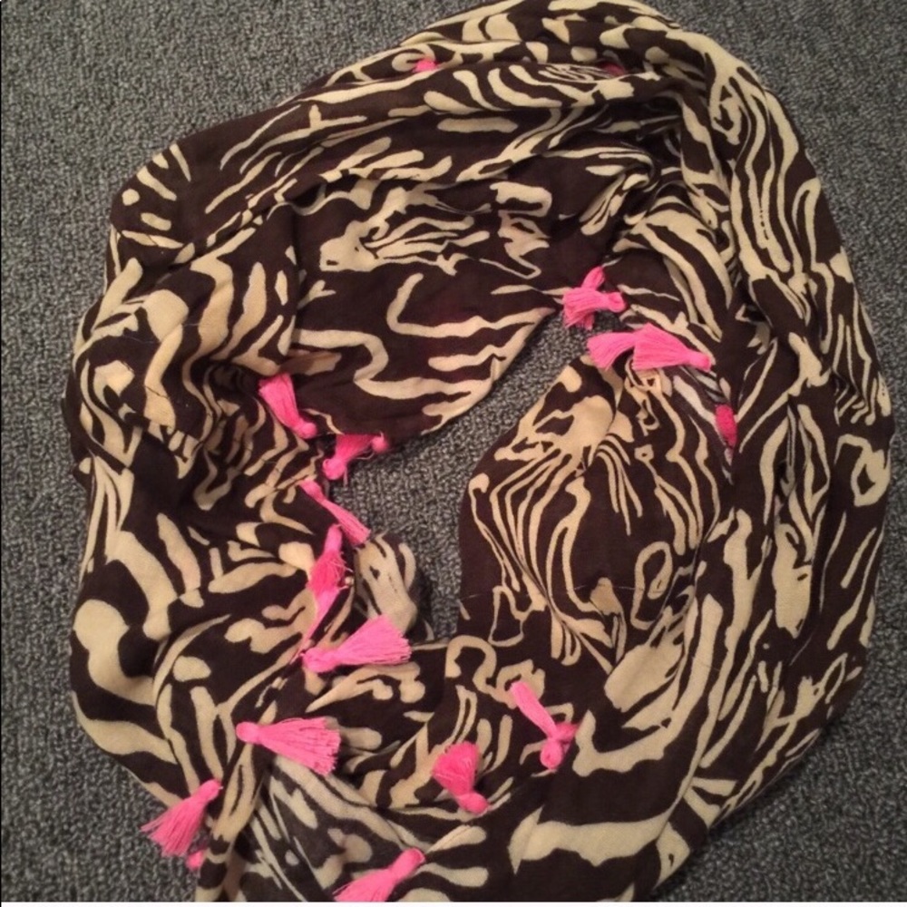 Lilly Pulitzer like new infinity scarf
