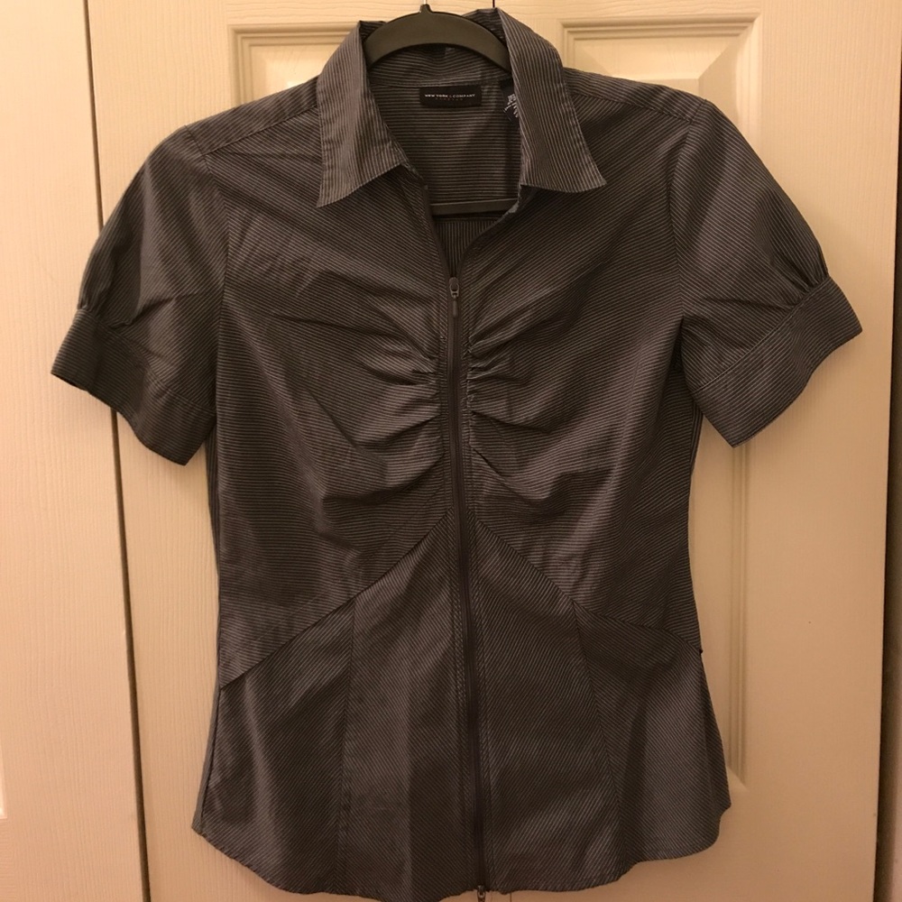 New York and Company Size Small Work Zip Up Shirt