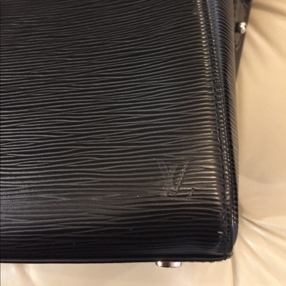 Louis Vuitton black leather bag - Picture 2 of 5