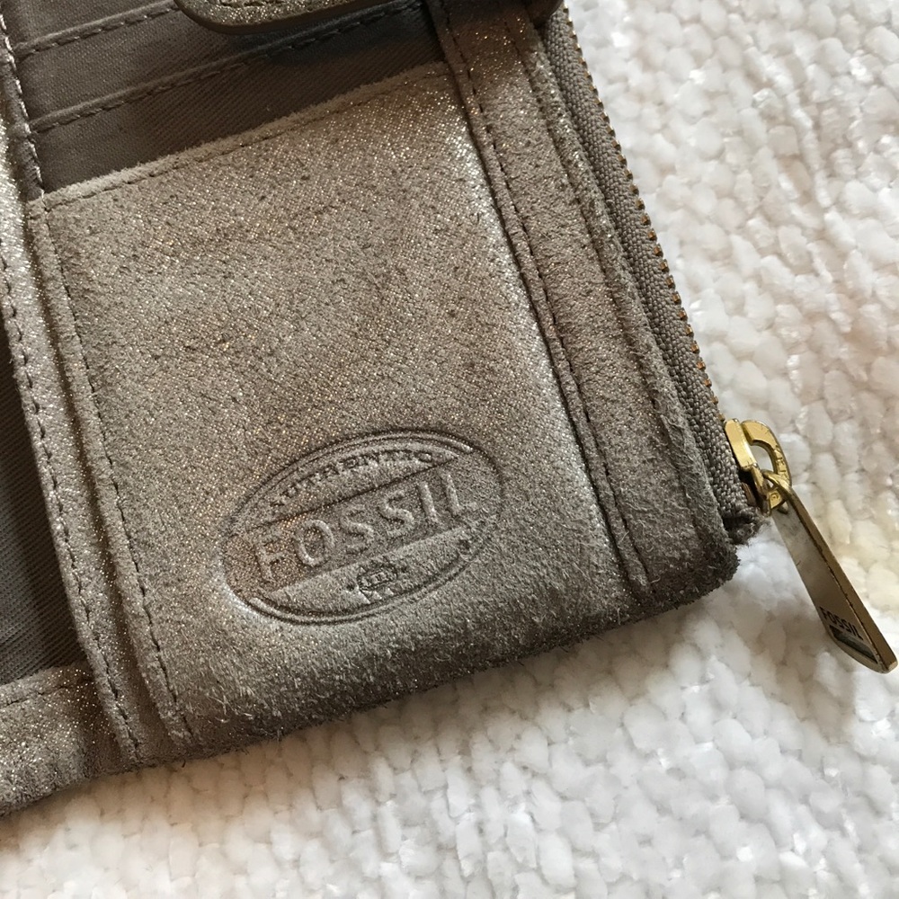 Fossil wallet