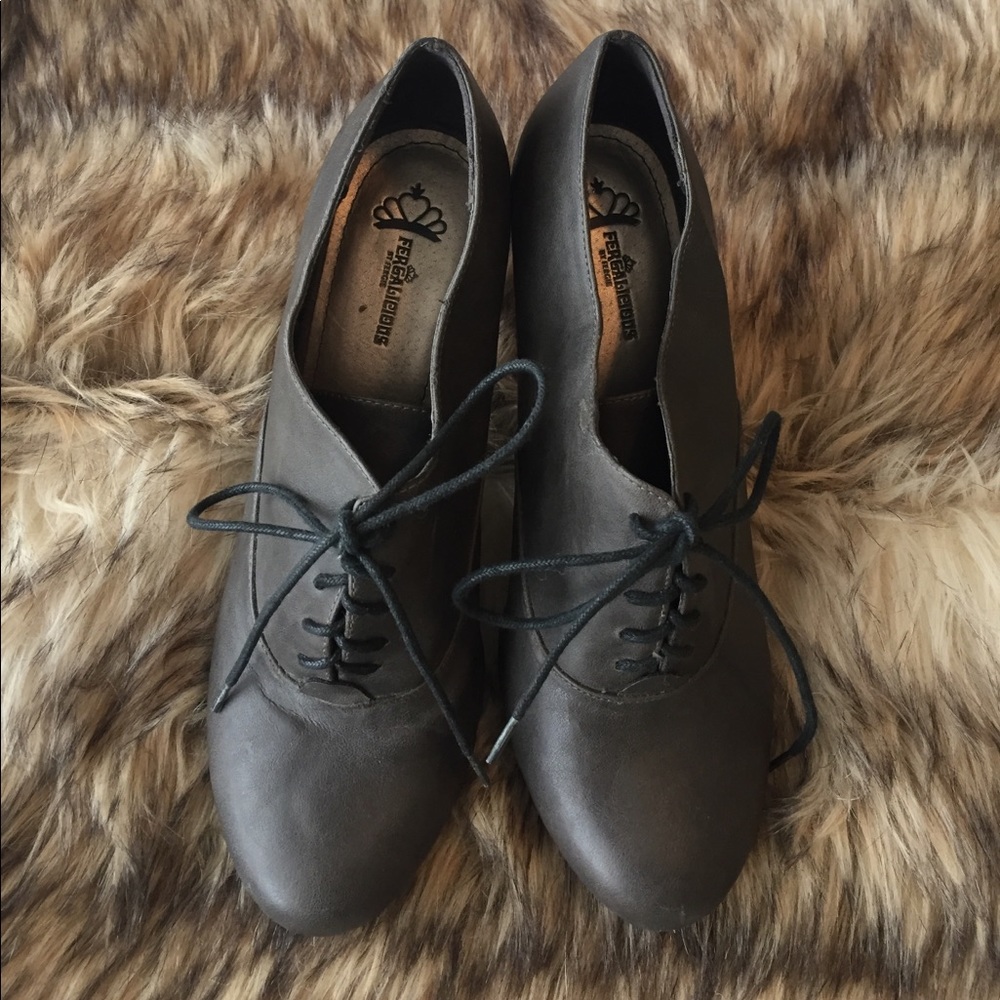 Grey Heel Booties 🗝