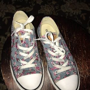Girls Converse